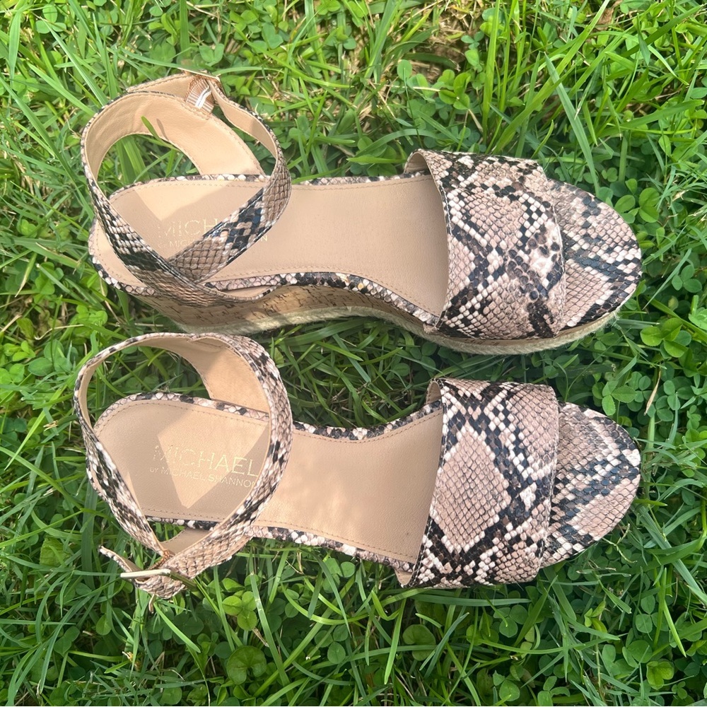 Michael by Michael Shannon Woman’s Cheetah Print Platform Sandals Size 9 - Picture 2 of 7